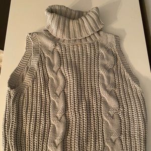 Kendall + Kylie sleeveless turtleneck sweater
